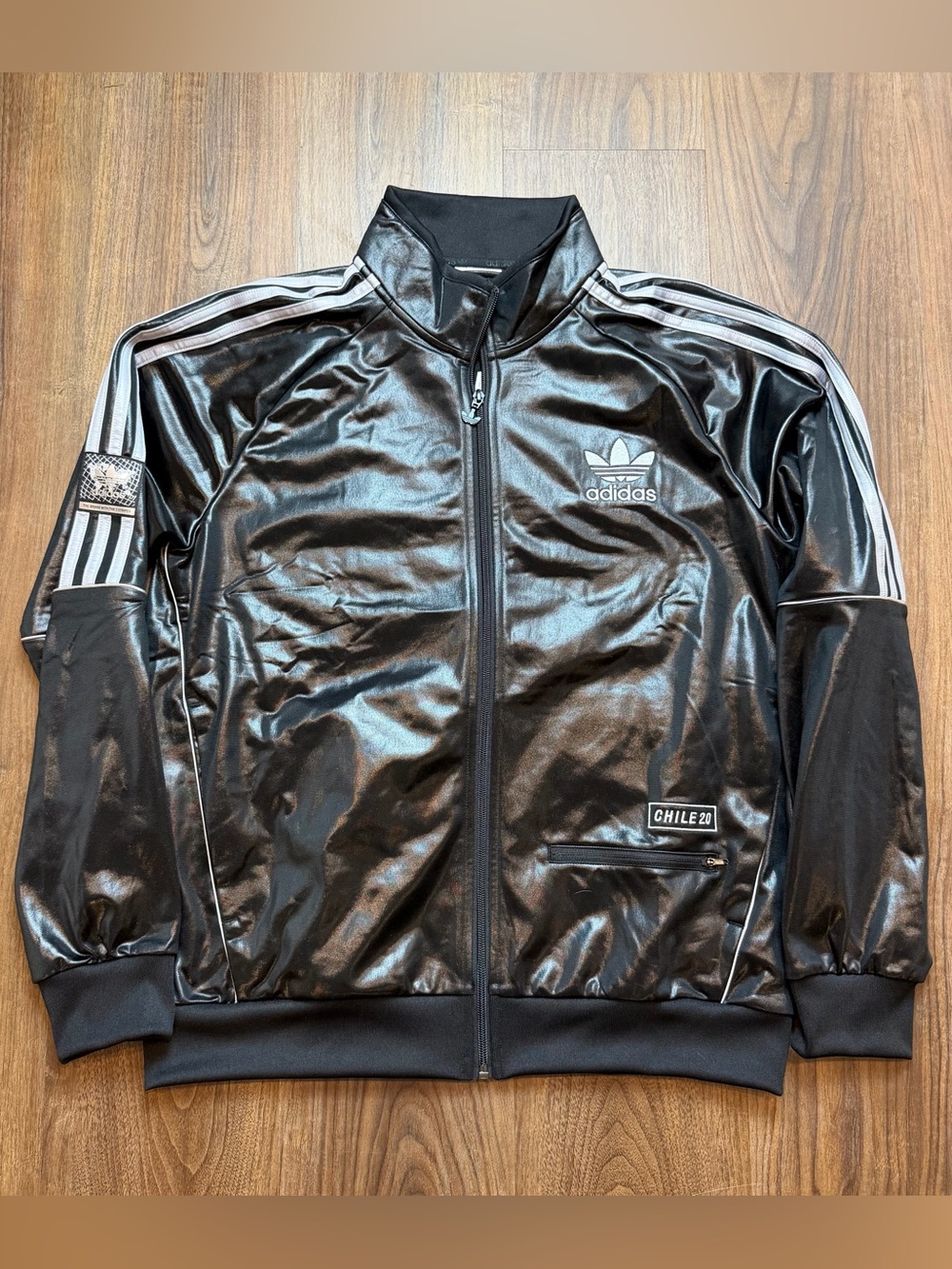 adidas Originals Chile 20 Wet Look Shiny Black Trefoil Jacket HR4214 Mens Medium